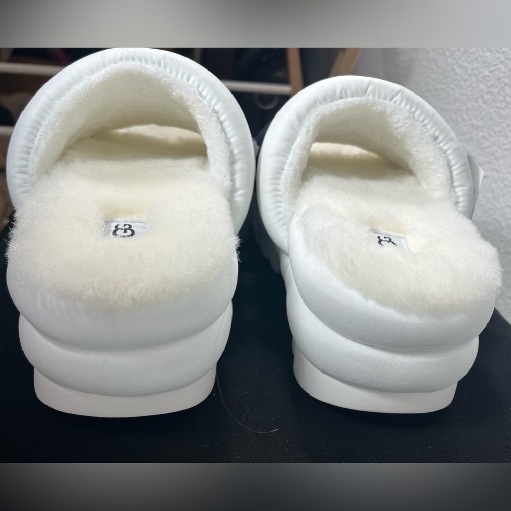 UGG Maxi Slide Logo Shoes / Slides / Platforms - White & Black - Women’s Size 7 - Picture 7 of 14